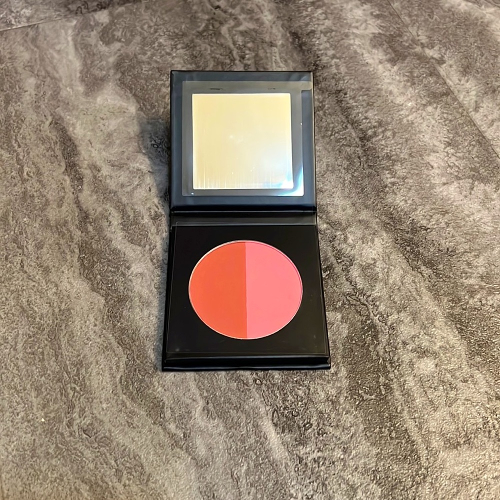 Araceli Las Flores Blushes - Primrose and Petunia